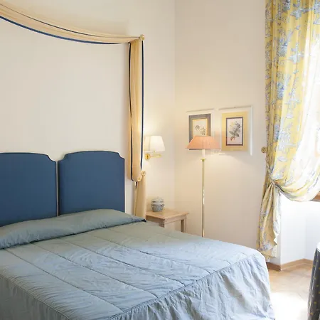 Palazzo Ruspoli Apartamento *