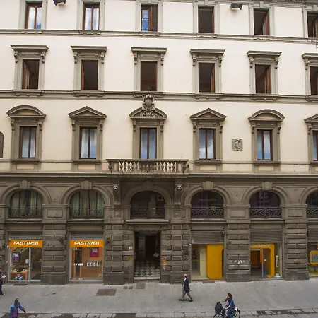 Palazzo Ruspoli Apartamento *
