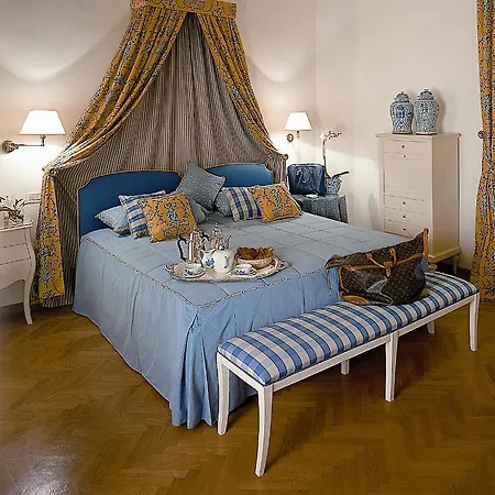 Palazzo Ruspoli Apartment Florence