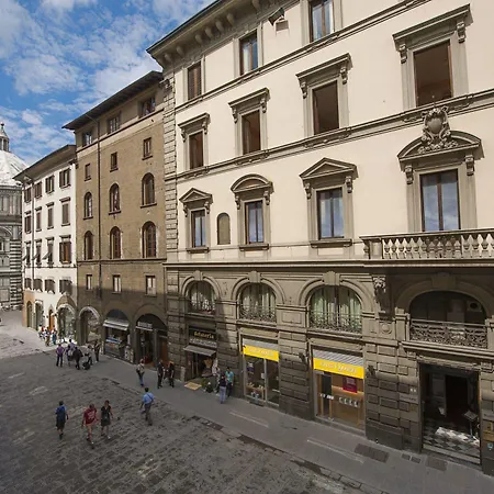 Palazzo Ruspoli Apartment *